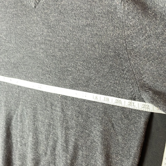 Calvin Klein mens dark gray pullover V-neck Italian fine merino wool sweater M - Picture 5 of 8